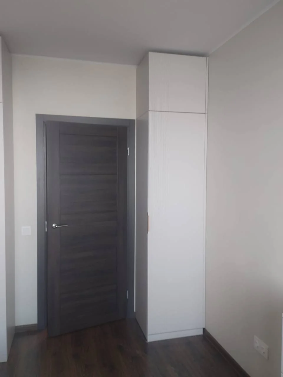 Встроенный шкаф в прихожей
